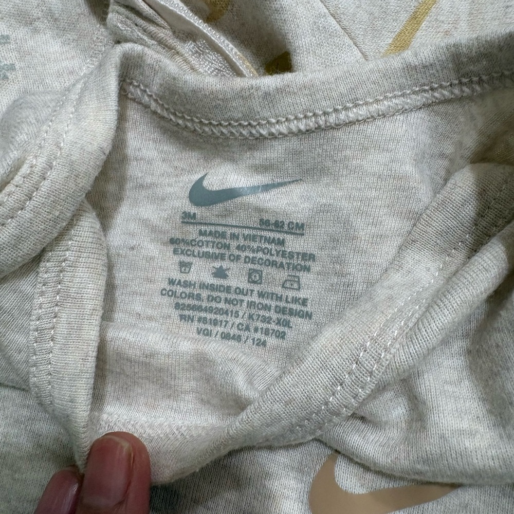 Baby Nike Bodysuit Size-3M - Picture 6 of 7